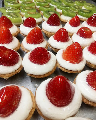 Opinii despre Ζαχαροπλαστείο - Σπανός în Χολαργός - Γαστρονομία και φιλοξενία