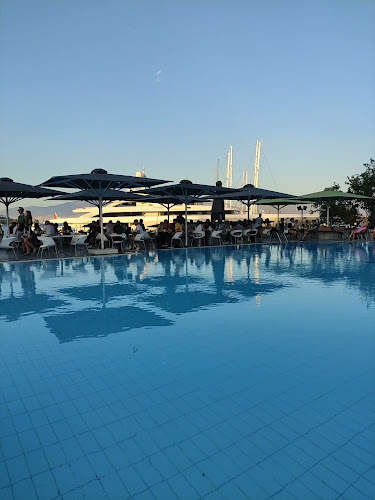 Pisina - Γαστρονομία και φιλοξενία