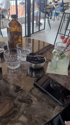 Comentarii opinii despre Castra Τerrace Βar