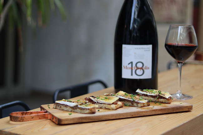Opinii despre Wine O'Clock în Αθήνα - Γαστρονομία και φιλοξενία