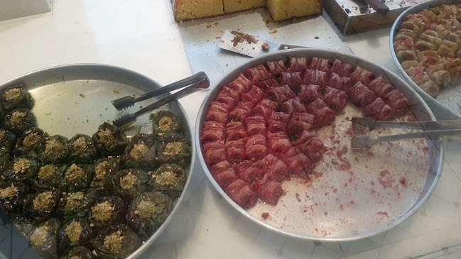 Opinii despre Patisserie Glykisma în Πόρος - Γαστρονομία και φιλοξενία