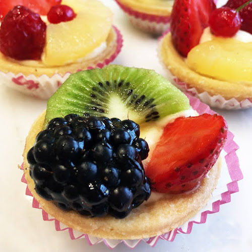 Opinii despre Ζαχαροπλαστεία Κωνσταντινίδης în Αίγιο - Γαστρονομία και φιλοξενία