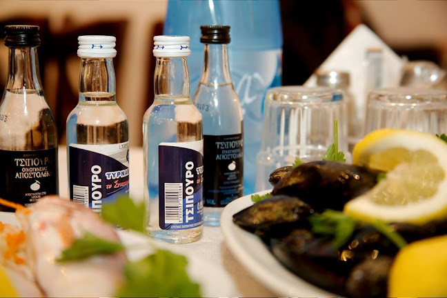 Τσιπουράδικο "ΤΑ ΚΥΜΑΤΑ" - Βόλος