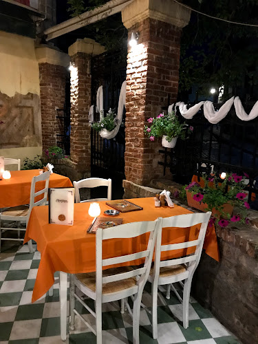 Παλαιά Πόλις - Γαστρονομία και φιλοξενία