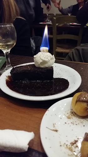 Δάφνη "μουσικό μεζεδοπωλείο"