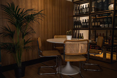 Κάρολος Wine bar