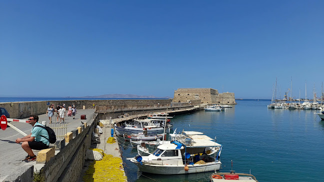 Παραλία - Γαστρονομία και φιλοξενία