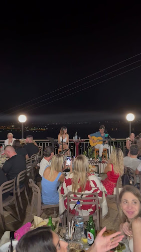 Το Μπαλκόνι - Στάμνα