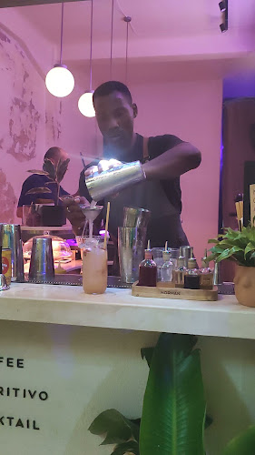 Opinii despre Norman Athens Bar în Αθήνα - Γαστρονομία και φιλοξενία