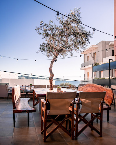 Comentarii opinii despre Saxo Bar