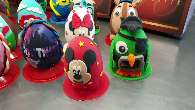 Opinii despre Πραλίνα Ζαχαροπλαστείο Καλαμάτα în Καλαμάτα - Γαστρονομία και φιλοξενία