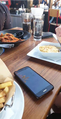 TGI Fridays Μαρίνα Φλοίσβου - Γαστρονομία και φιλοξενία