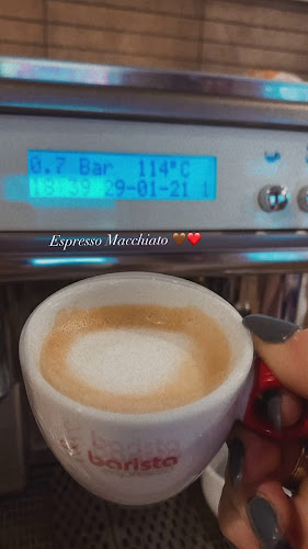 Opinii despre Freddo Caldo Espresso Bar în Βραχάτι - Γαστρονομία και φιλοξενία