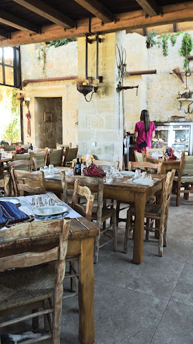 Ταβέρνα Γραμβούσα - Γαστρονομία και φιλοξενία