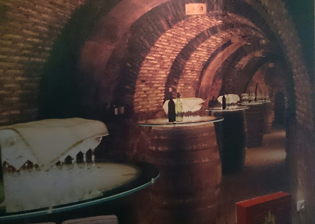 Opinii despre Paradosiako caffe-cocktail bar în Πετρούσσα - Γαστρονομία και φιλοξενία