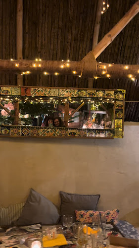 Ακαμάτρα - Akamatra - Γαστρονομία και φιλοξενία