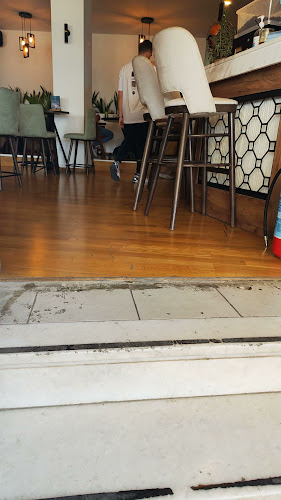 Ακτή Παπάγου, Ερμούπολη 841 00