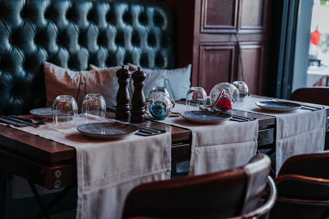 Old School • The Food project - Γαστρονομία και φιλοξενία