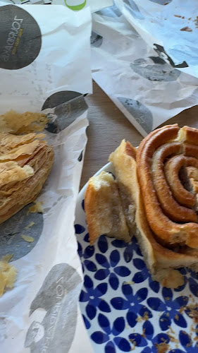 Ζουριδάκης Αρτοποιΐα-Ζαχαροπλαστική - Πιτσίδια