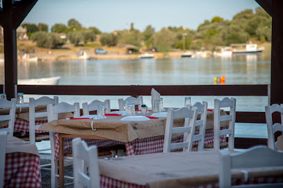 Ο Πλάτανος στο Λευκαντί