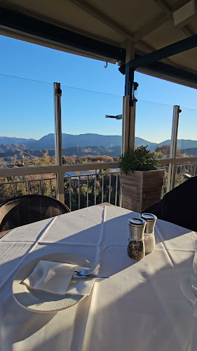 στα ριζά - Γαστρονομία και φιλοξενία