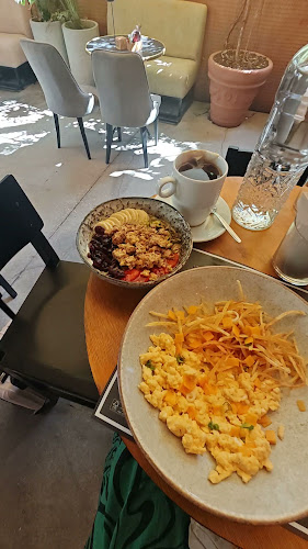 Opinii despre The Place Secret Yard în Αθήνα - Γαστρονομία και φιλοξενία