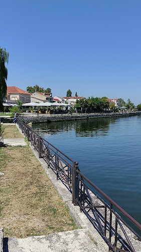 Comentarii opinii despre Δε Βίλατζ