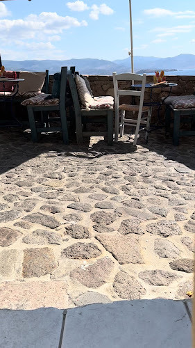 Το Μικρό Καφέ