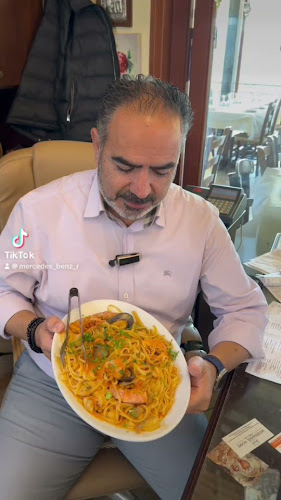 Opinii despre Ταβέρνα Το Ρόδι - Αρνί Αντικριστό în Ροδιά - Γαστρονομία και φιλοξενία