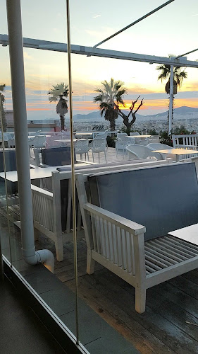 Απόλλωνος, Μεταμόρφωση 144 51