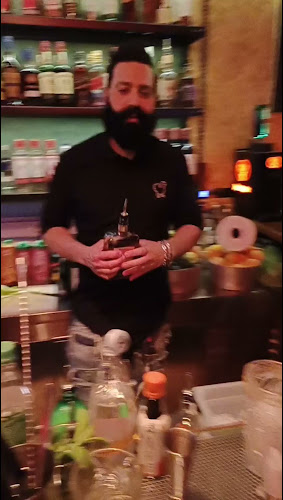 Rooster - Γαστρονομία και φιλοξενία