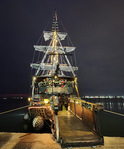 Comentarii opinii despre ARABELLA – Historic Pirate Ship Built in 1935 (WWII Survivor)