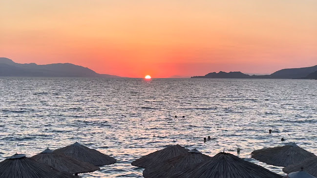 La Playa - Λουτράκι