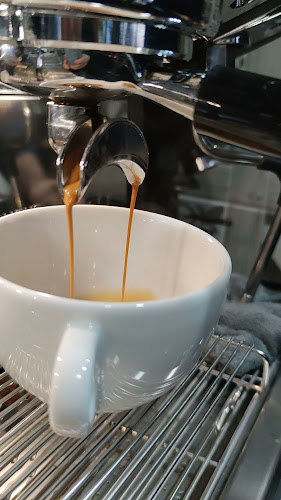 LoL coffee - Γαστρονομία και φιλοξενία