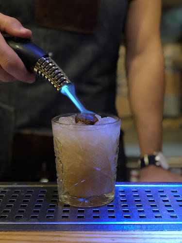 Comentarii opinii despre Saxo Bar