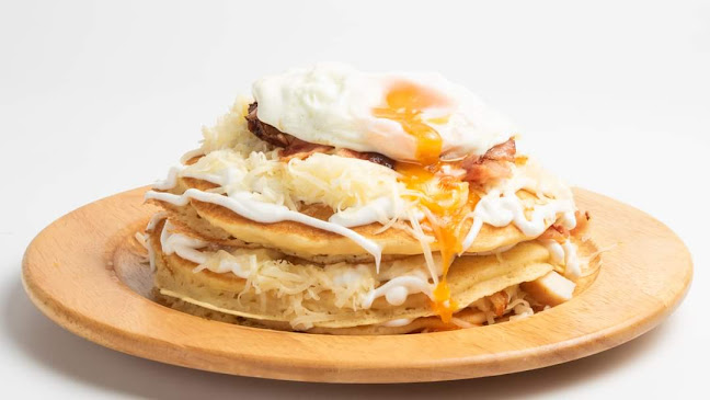 Ακτή Θεμιστοκλέους 40, Σελήνια 189 02