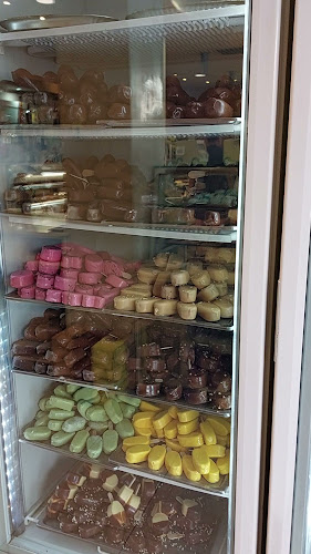 Opinii despre Ζαχαροπλαστείο Coral Patisserie Corfu în Κέρκυρα - Γαστρονομία και φιλοξενία