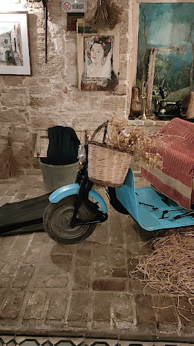 Λαδόκολλα - Γαστρονομία και φιλοξενία