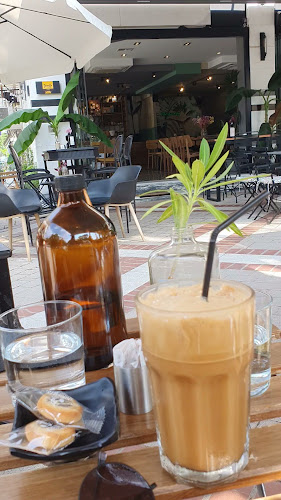 Opinii despre Sorelle Cafe în Ασπροβάλτα - Γαστρονομία και φιλοξενία