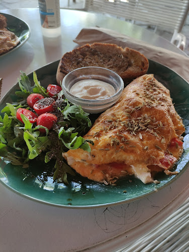 Opinii despre Surreal în Μεθώνη - Γαστρονομία και φιλοξενία