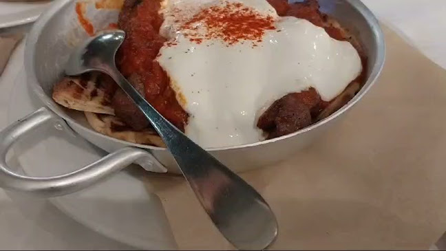 Opinii despre "Αρχηγείον", Σουβλάκι - Κεμπάπ - Ξυλόφουρνος în Γέρακας - Γαστρονομία και φιλοξενία