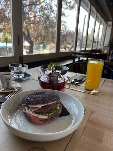 Στοά όθωνος 10, πλατεία Συντάγματος, ή λεωφόρος Αμαλίας, δεύτερη είσοδος 4, Athina 105 57