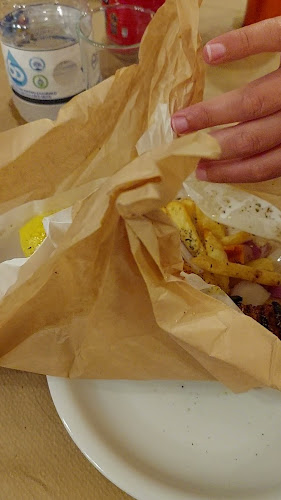 Opinii despre ΛΑΔΟΚΟΛΛΑ Παραδοσιακή Ψησταριά în Τεμπλόνι - Γαστρονομία και φιλοξενία