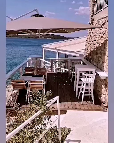 Opinii despre Thanos coffee all day bar în Ερμιόνη - Γαστρονομία και φιλοξενία