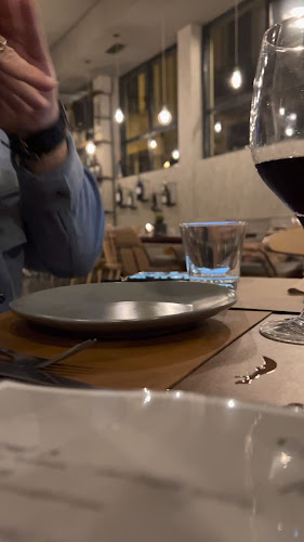 Opinii despre Caravin Wine & Wanderlust în Αθήνα - Γαστρονομία και φιλοξενία