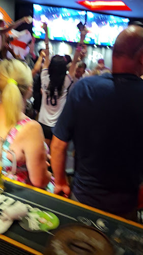 Opinii despre Busters Bar în Αλικανάς - Γαστρονομία και φιλοξενία