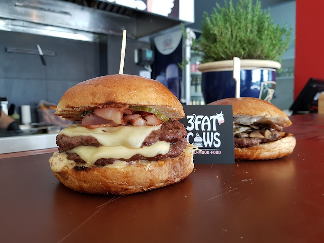 3 Fat Cows Burger - Γαστρονομία και φιλοξενία