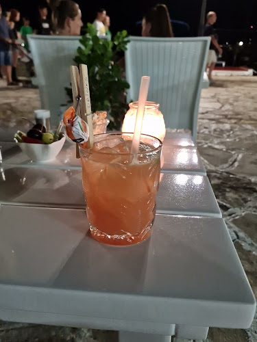 Opinii despre Acanthus Cocktail Bar Sivota (Adults Only) în Σύβοτα - Γαστρονομία και φιλοξενία