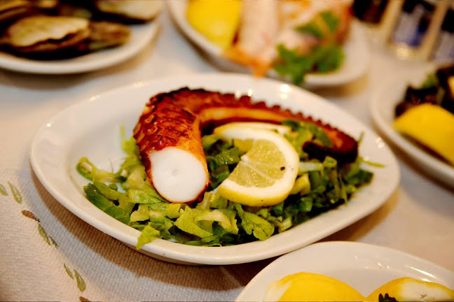 Opinii despre Τσιπουράδικο "ΤΑ ΚΥΜΑΤΑ" în Βόλος - Γαστρονομία και φιλοξενία