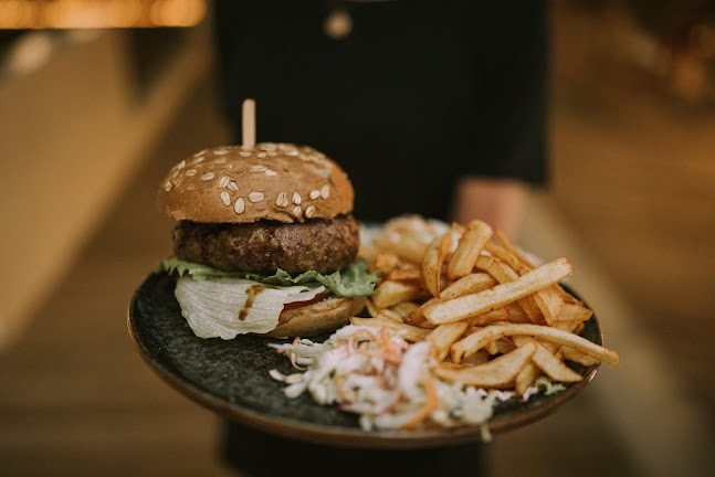 Gozo - Dine & Dance - Γαστρονομία και φιλοξενία